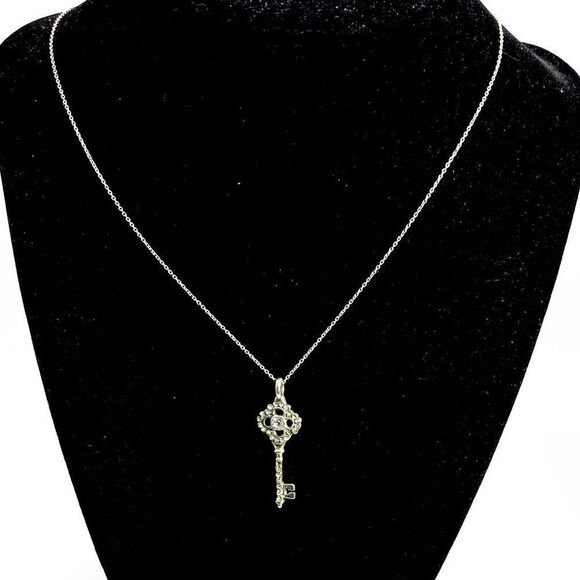ARC Sterling Silver “Key to My Heart” Necklace - Picture 6 of 10